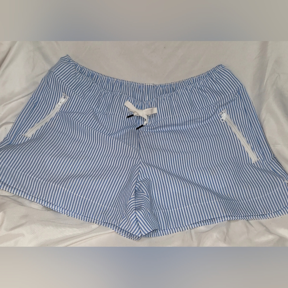 Magellan Blue & White Seersucker Shorts Womens Bottoms Size XS